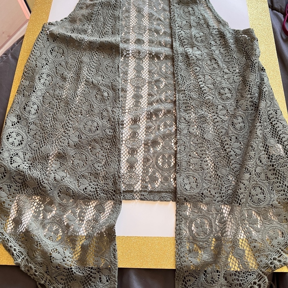 Belle du jour Green Lace Open Cardigan sz M
